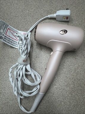 T3 Compact Hair Dryer in Blush Pink